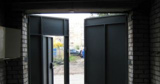 Купить гаражные ворота распашные Сланцы, цена от 3829 руб.