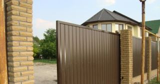 Купить откатные ворота из профнастила Сланцы, цена от 1736 руб.