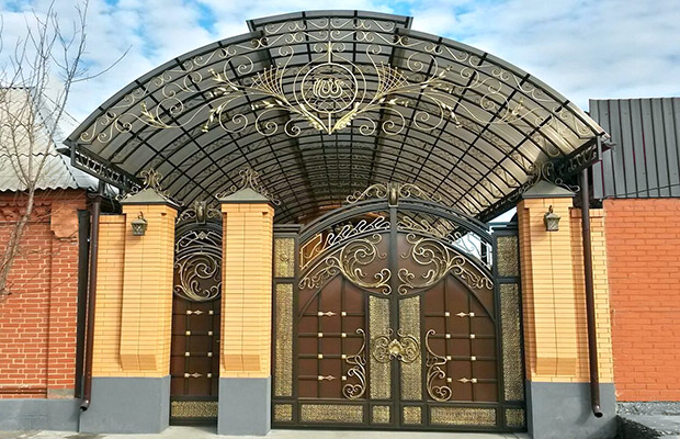 Купить или заказать ворота для дома с навесом - стильные и надежные решения для вашего участка в Сланцах от 41504 руб | ВоротМастер-Слы